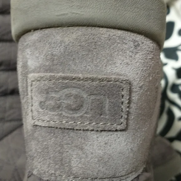 Ugg boots adult size 5 Gray - Picture 7 of 9
